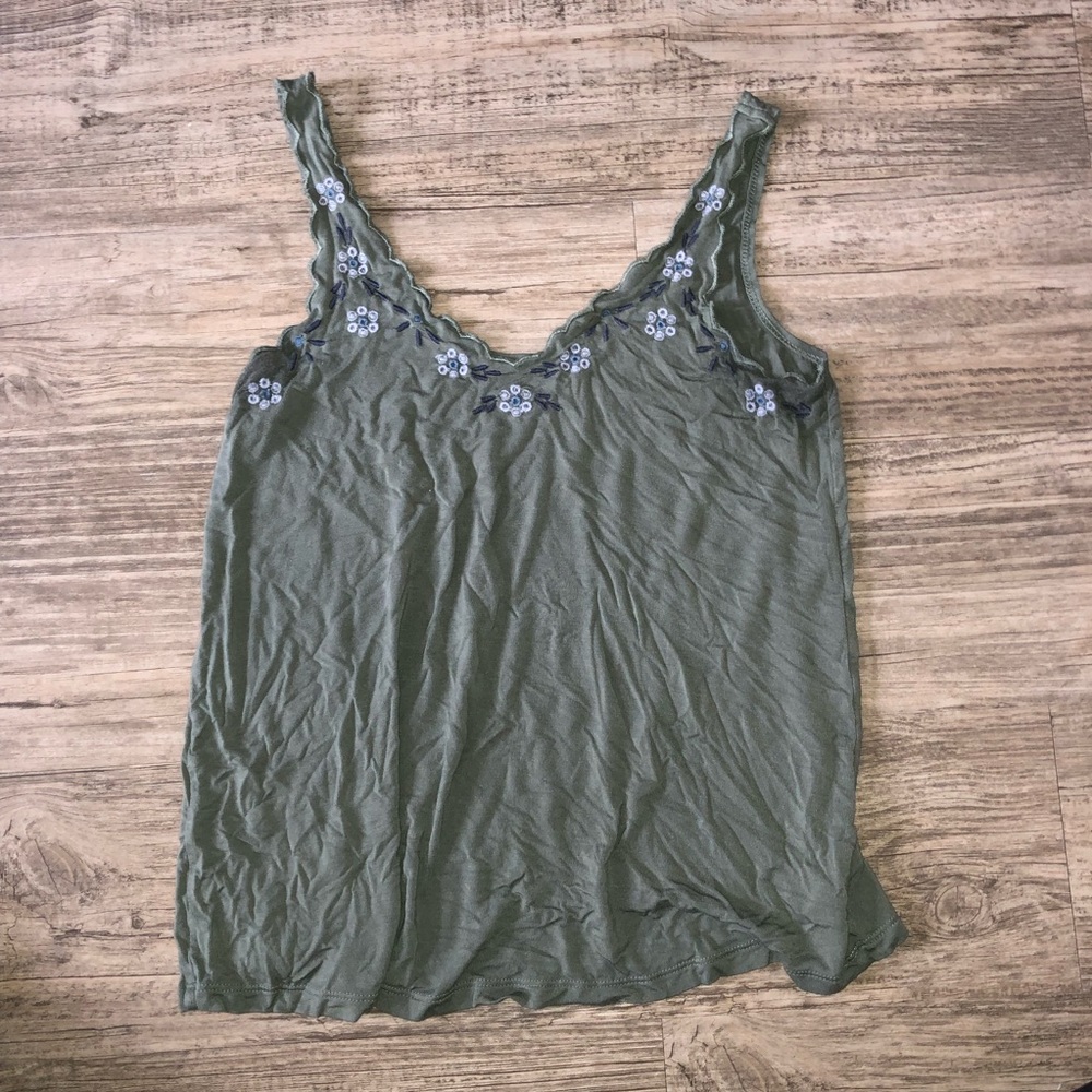 Adorable tank top!